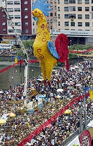 Galo da Madrugada - March, 1 2003 - Picture: Ricardo Sérgio - © Portal Terra 