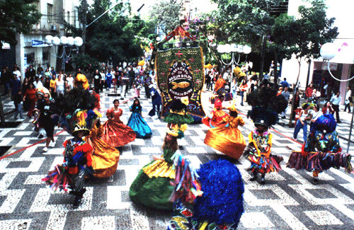 Desfile do Maracatu Piaba de Ouro - Londrina- Picture: Sérgio Figueirêdo - © Maracatus de Pernambuco