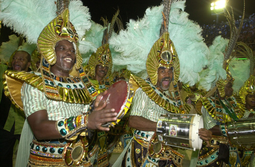 Percussionists from Mangueira's "bateria" - Canival 2001 - © Liesa